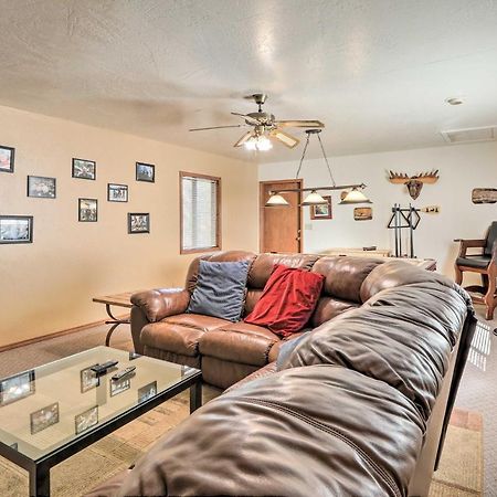 Munds Park Cabin With Fire Pit And Wraparound Porch! Екстер'єр фото